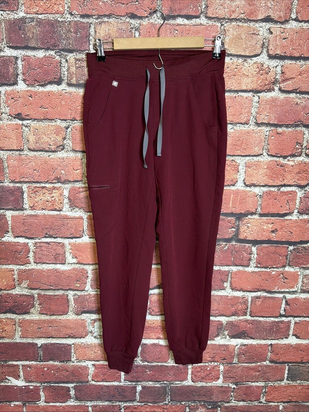 FIGS Scrub Pants Women XS Maroon Zamora Cargo Jogger Medical Nurse Work